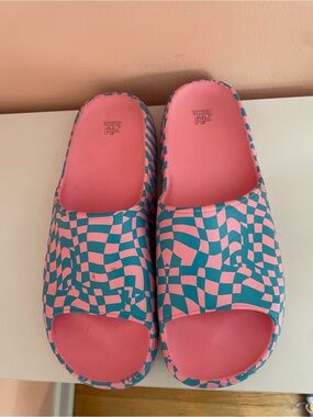 Wild Fable Pink & Blue Psychedelic Check-Pattern Slide Sandals